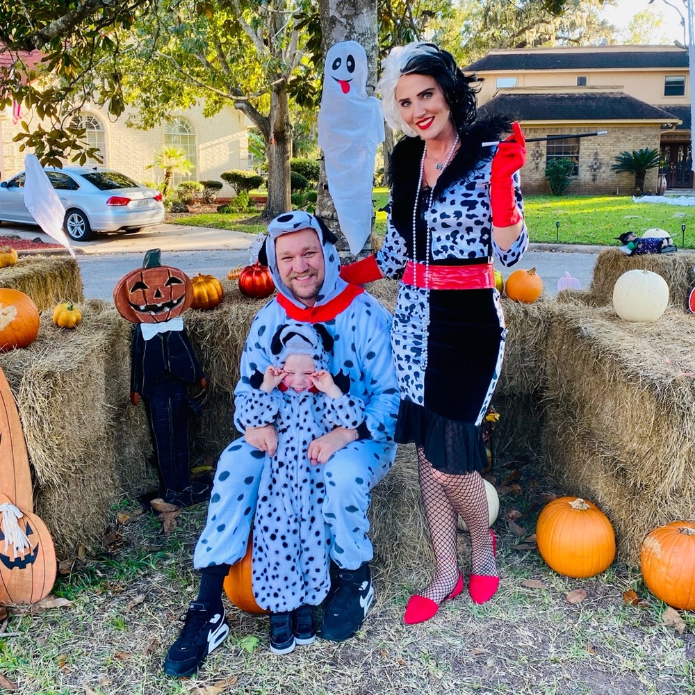 Cruella De Vil & 2 Dalmatian costumes family matching 101 Dalmatians